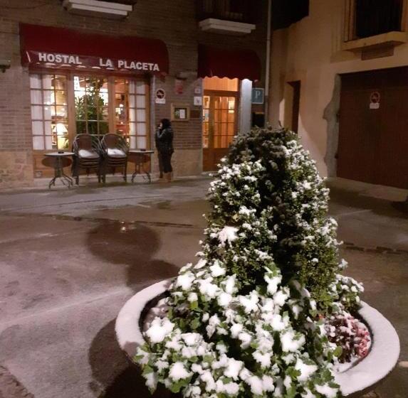 هتل Hostal La Placeta