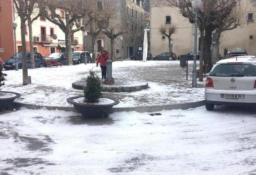 هتل Hostal La Placeta