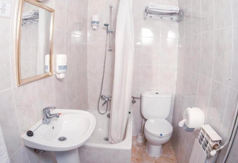 هتل Hostal La Rosa