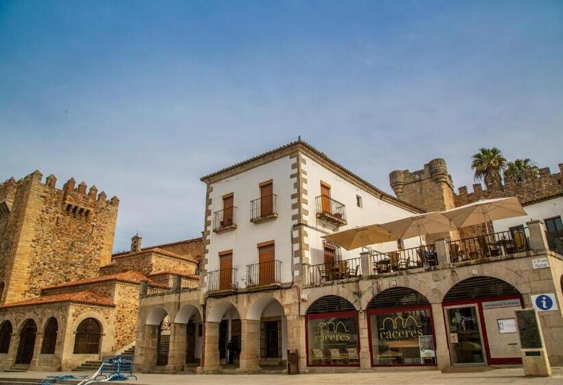 هتل Hostal La Rosa