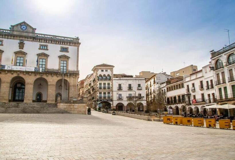 هتل Hostal La Rosa