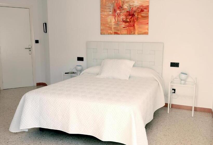 בית מלון כפרי Hostal Lara