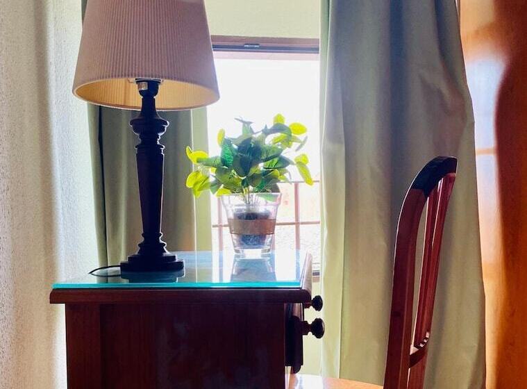 ホテル Hostal León