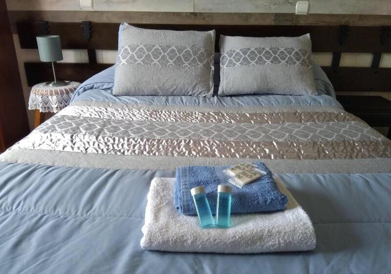 ホテル Hostal Louro