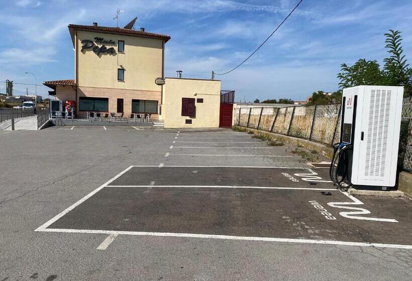 فندق Hostal Meson Pepa