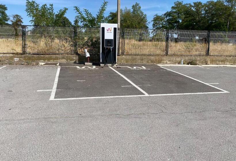 فندق Hostal Meson Pepa