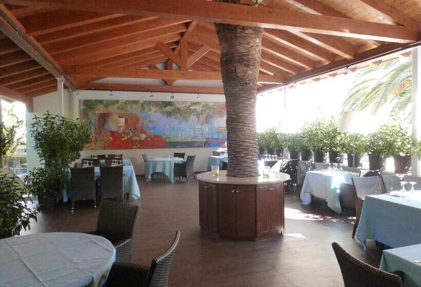 호텔 Hostal Miryam