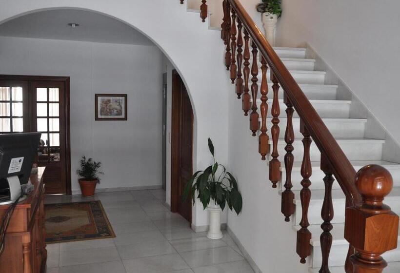 בית מלון כפרי Hostal Mourelos