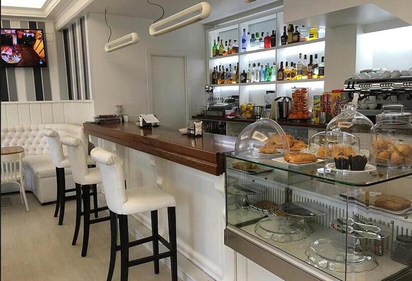 هتل Hostal Pension Panchito