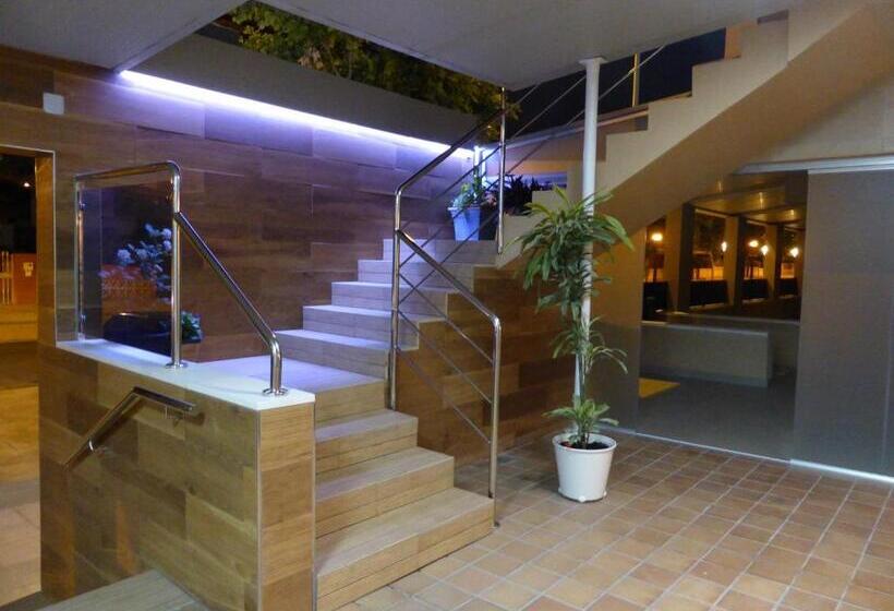 فندق Hostal Playa