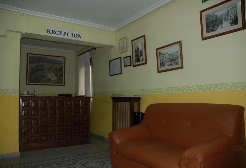 هتل Hostal Residencia Castilla
