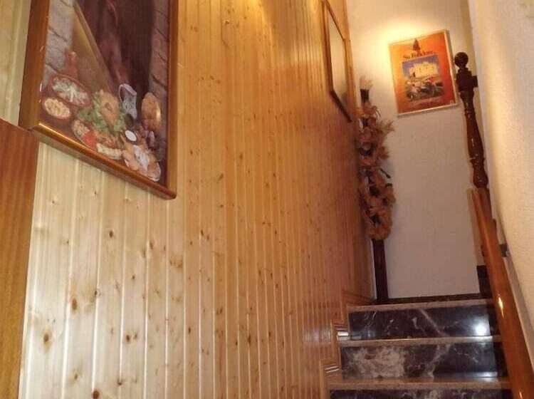 Отель Hostal Restaurante Aguilar