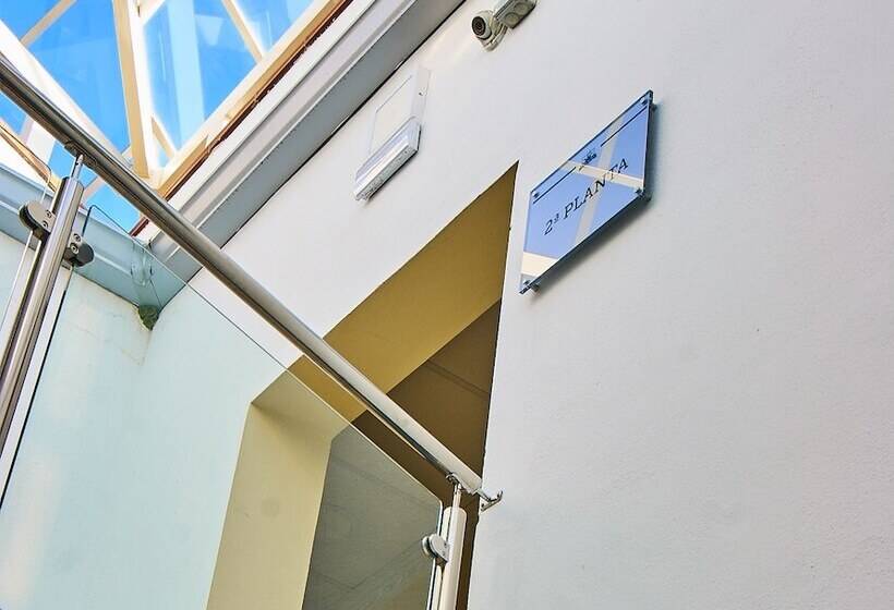 ホテル Hostal Restaurante La Nina