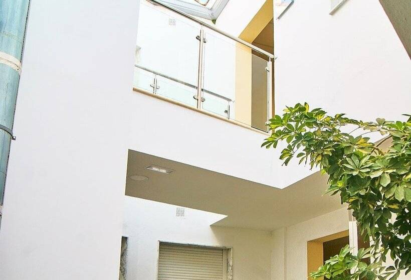 ホテル Hostal Restaurante La Nina