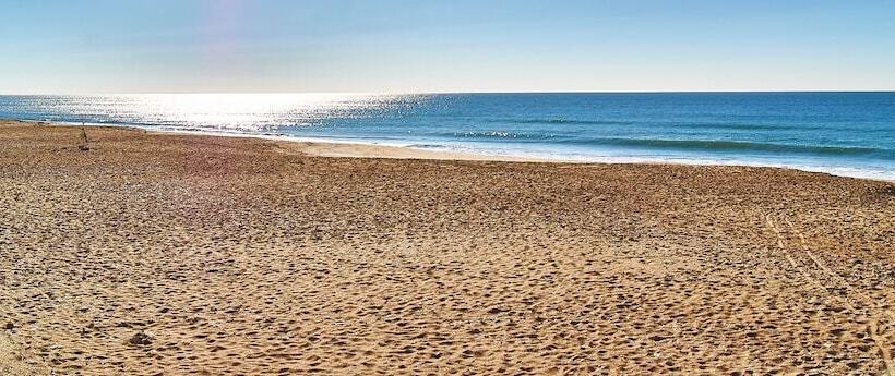 ホテル Hostal Restaurante La Nina