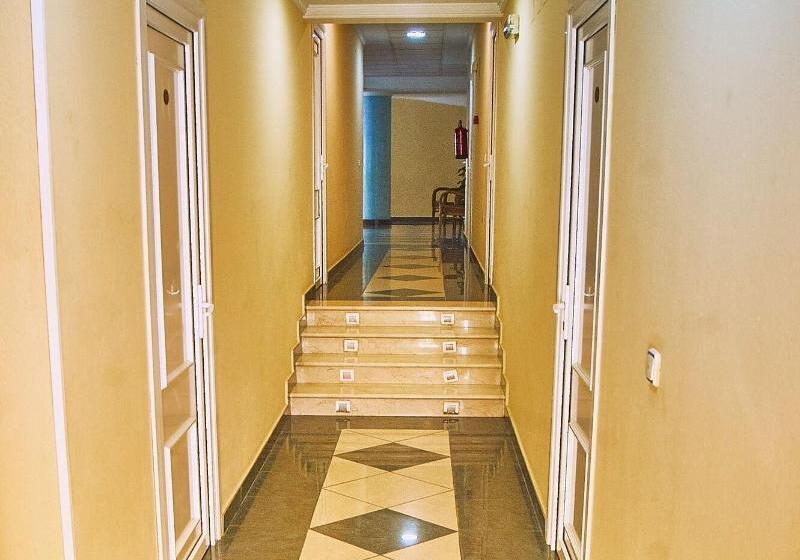 ホテル Hostal Restaurante La Nina