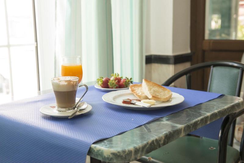 ホテル Hostal Restaurante La Nina