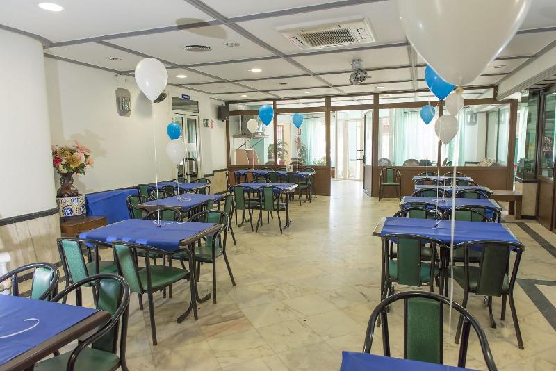 ホテル Hostal Restaurante La Nina