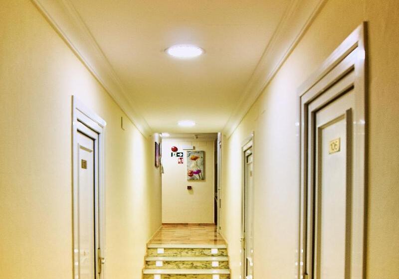 ホテル Hostal Restaurante La Nina