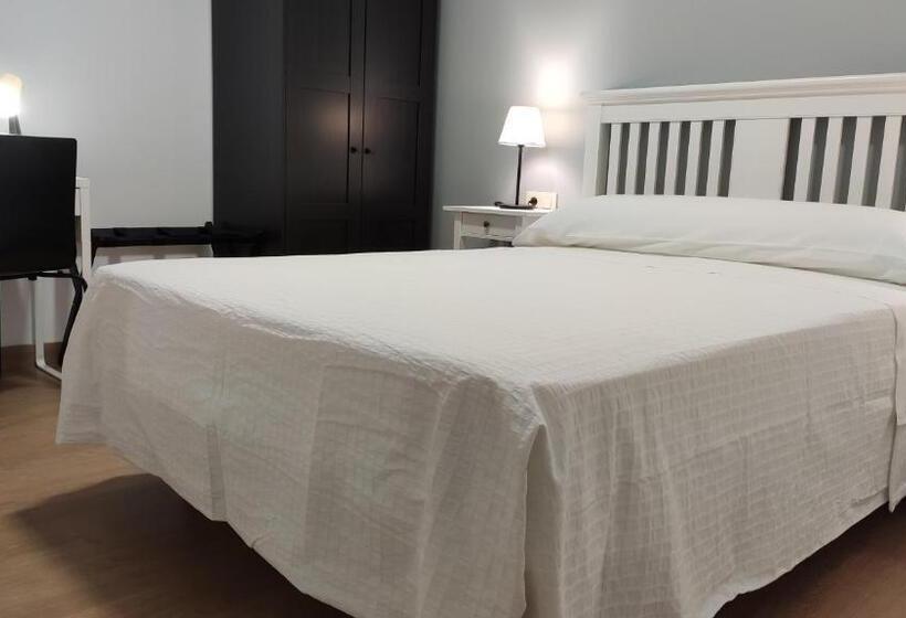 Отель Hostal Restaurante Paris