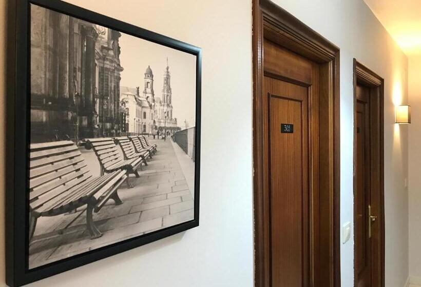 Отель Hostal Restaurante Paris