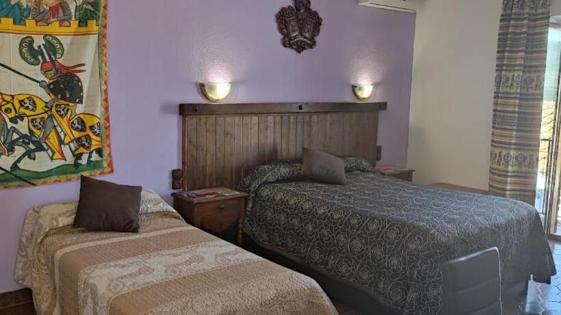 Отель Hostal Rural Marques De Zahara
