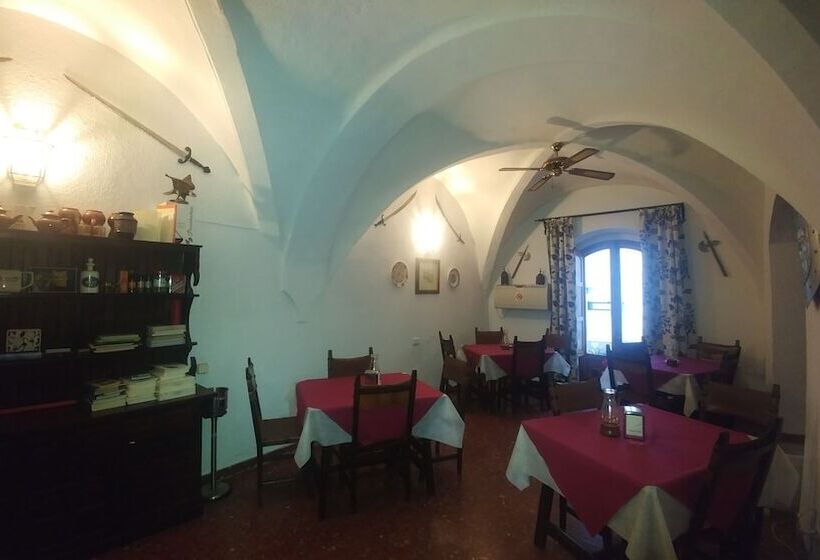 Отель Hostal Rural Marques De Zahara