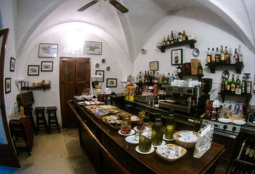 Отель Hostal Rural Marques De Zahara