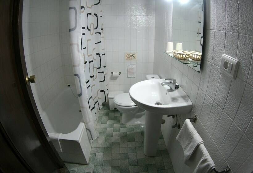 Отель Hostal Rural Marques De Zahara