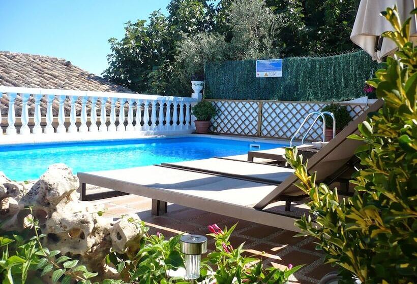 Отель Hostal Rural Moratín