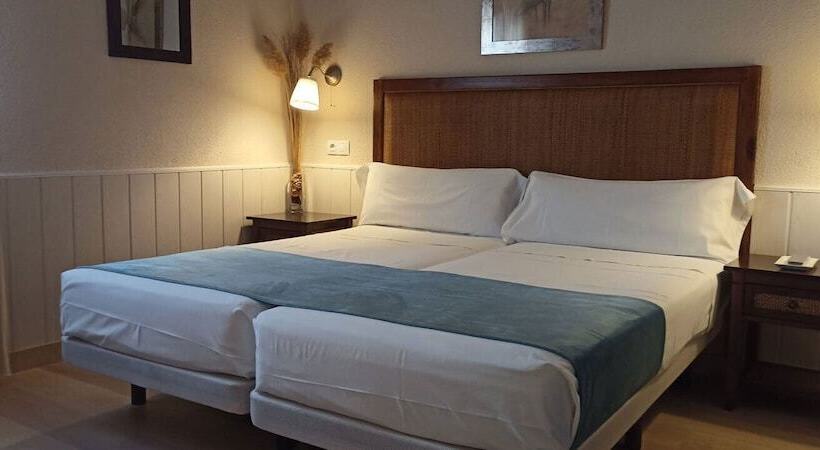 Отель Hostal Rural Moratín