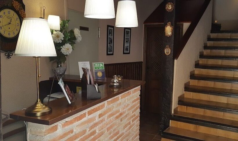 Отель Hostal Rural Moratín
