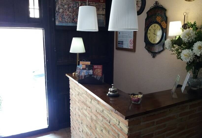 Отель Hostal Rural Moratín