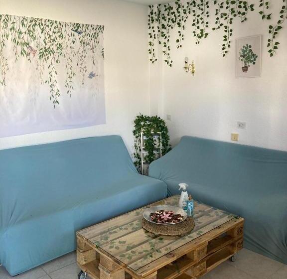 فندق Hostal Ruta Del Sur