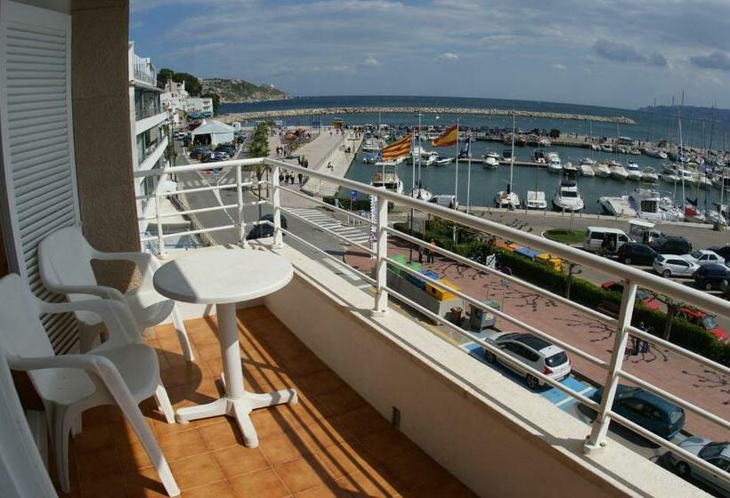 فندق Hostal Santa Clara