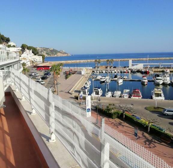 هتل Hostal Santa Clara