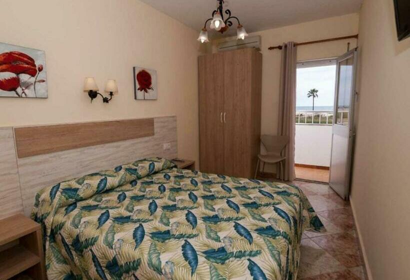 فندق Hostal Sonrisa Del Mar