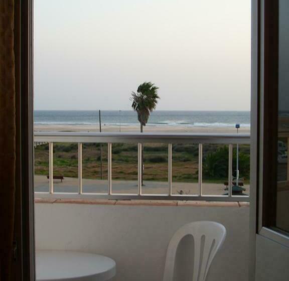 فندق Hostal Sonrisa Del Mar