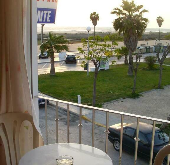 فندق Hostal Sonrisa Del Mar