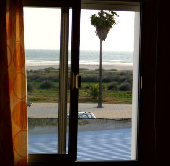 فندق Hostal Sonrisa Del Mar