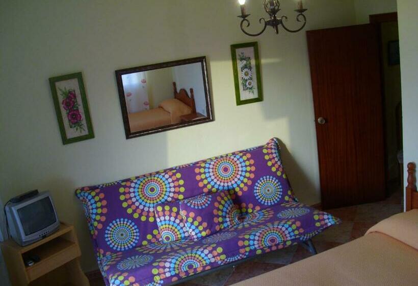 Отель Hostal Sonrisa Del Mar