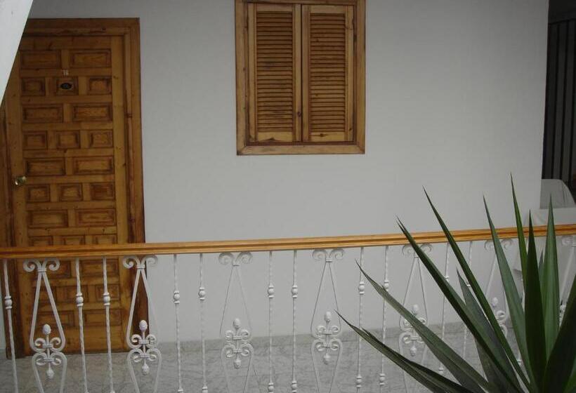 בית מלון כפרי Hostal Toscano