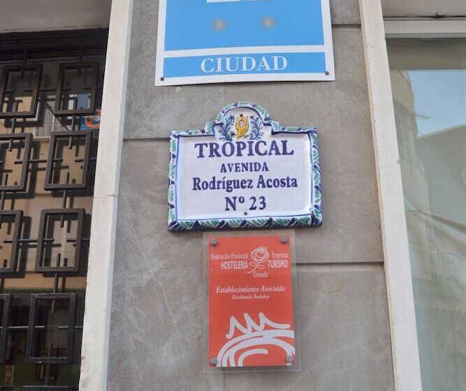 Отель Hostal Tropical