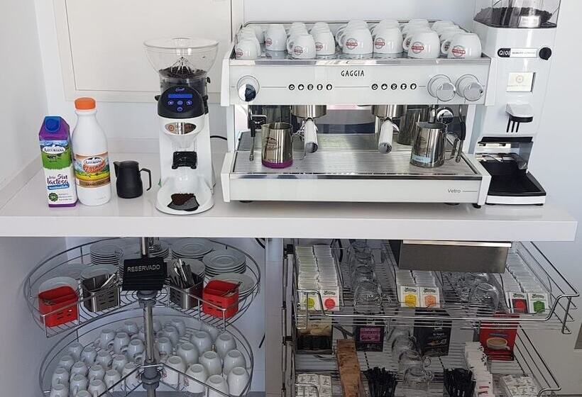 Отель Hostal Tropical