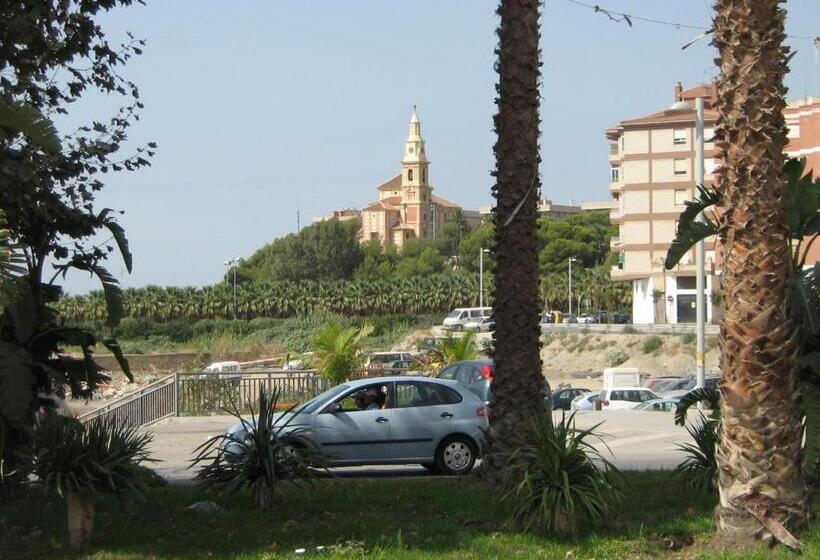 Отель Hostal Tropical