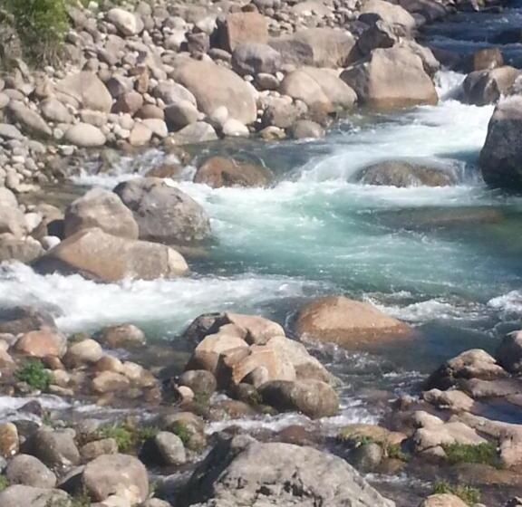 فندق Hostal Vadillo