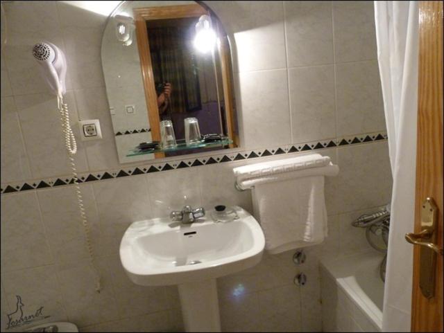 فندق Hostal Vadillo