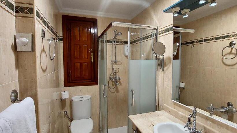 هتل Hosteria Picos De Europa