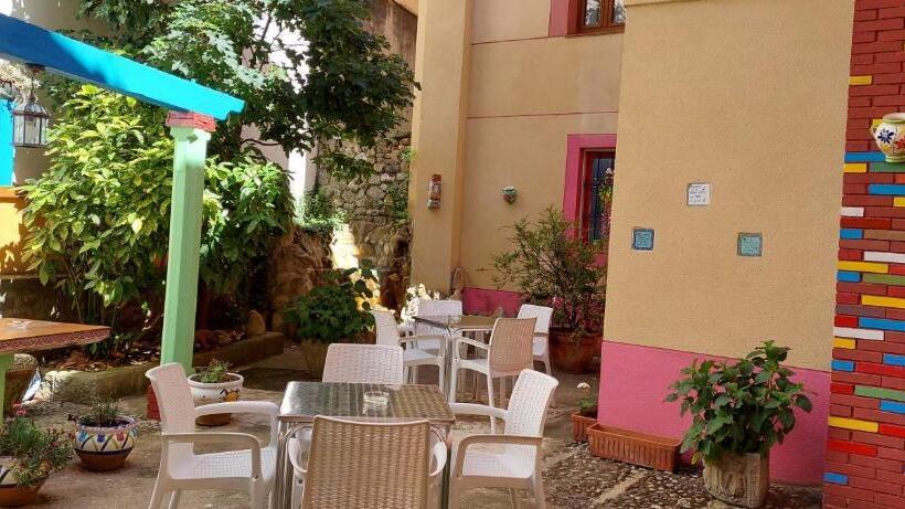 هتل Hosteria Picos De Europa