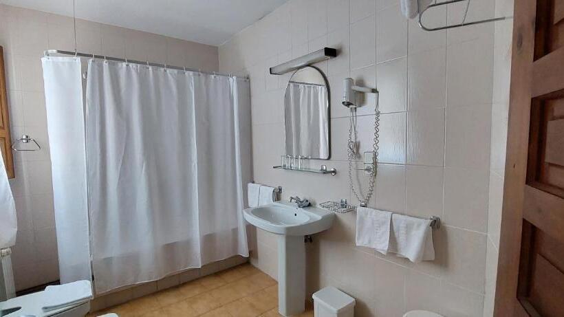 هتل Hosteria Picos De Europa